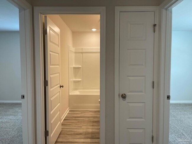 Building Photo - 8665 Pathstone Blvd