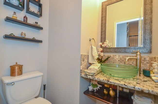 Building Photo - 12306 S Shadow Cove Dr