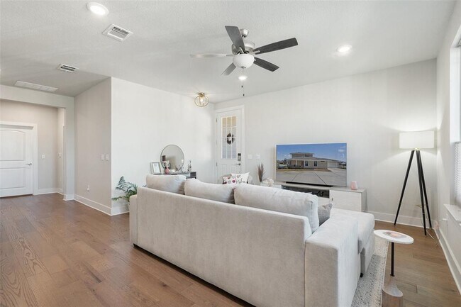 Building Photo - 8419 Laughlin Ln