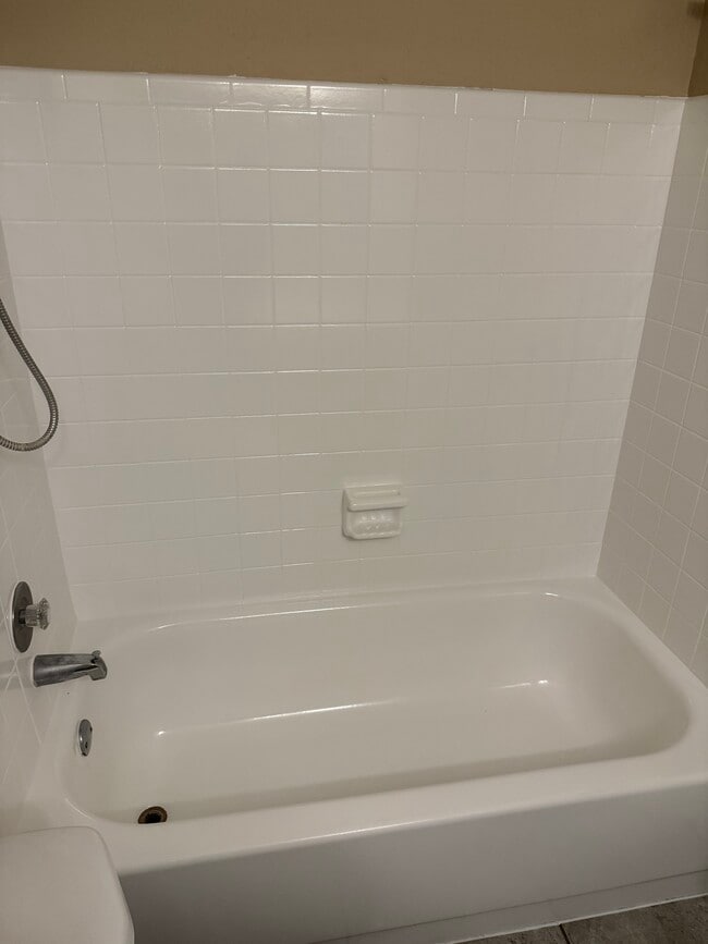 Building Photo - Avalon Unit 6