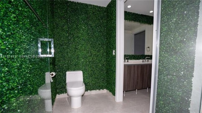 Building Photo - 488 NE 18th St