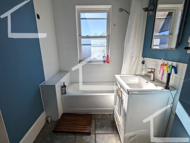 Building Photo - 332 Washington St