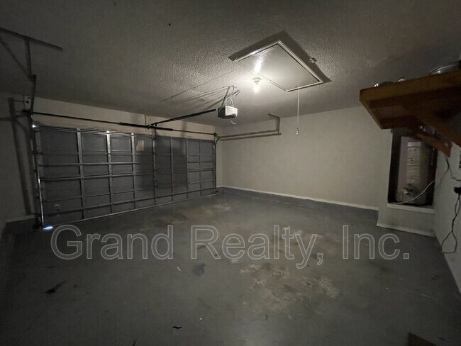 Building Photo - 10337 Wailuku Dr