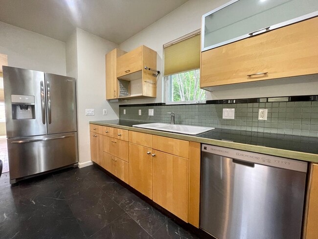 Building Photo - 4718 Depew Ave