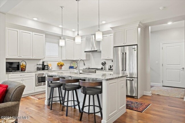 Building Photo - 64 North Ln