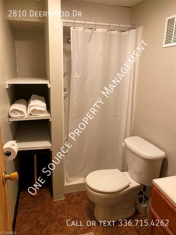 Building Photo - 2810 Deerwood Dr