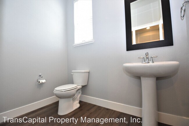 Building Photo - 3 br, 3.5 bath House - 401 10th Street