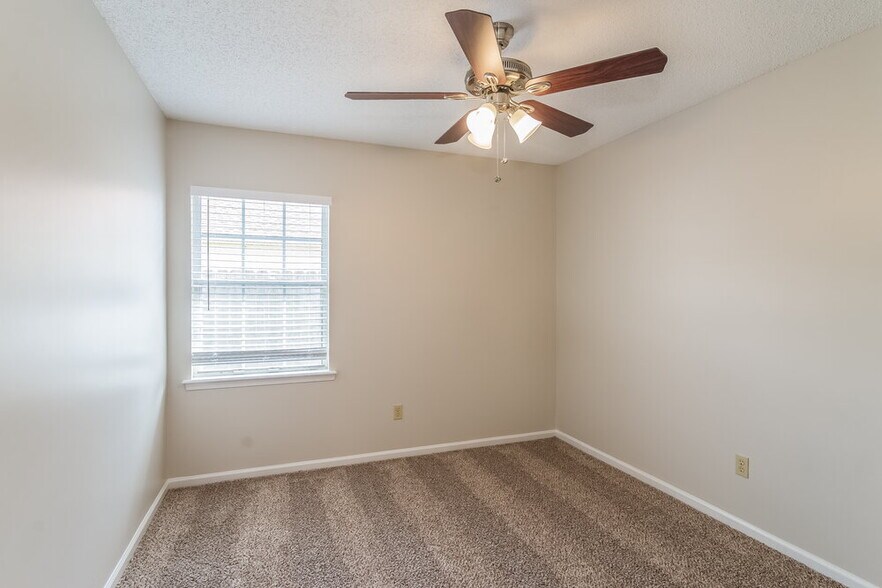 Building Photo - 8037 Boonesborough Trail