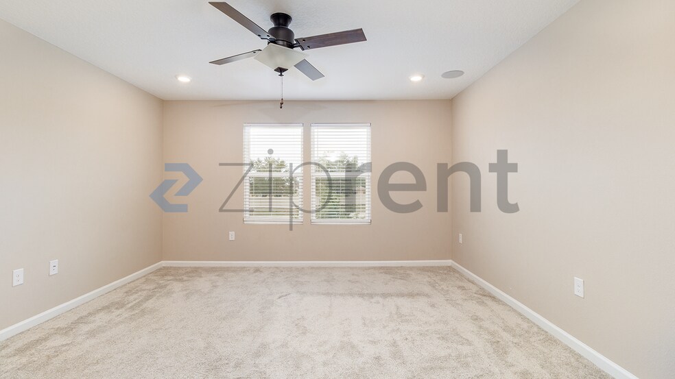 Building Photo - 1709 Hilltop Dr