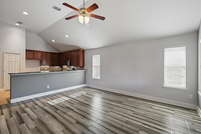 Building Photo - 1204 Villa Paloma Blvd