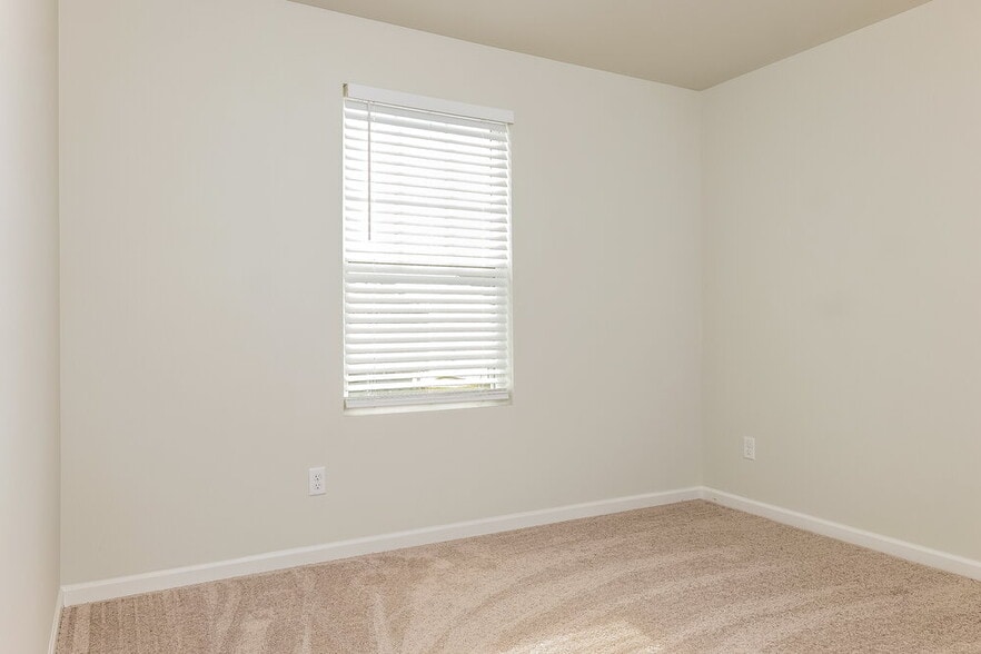 Building Photo - 621 Samuel Lee Ln