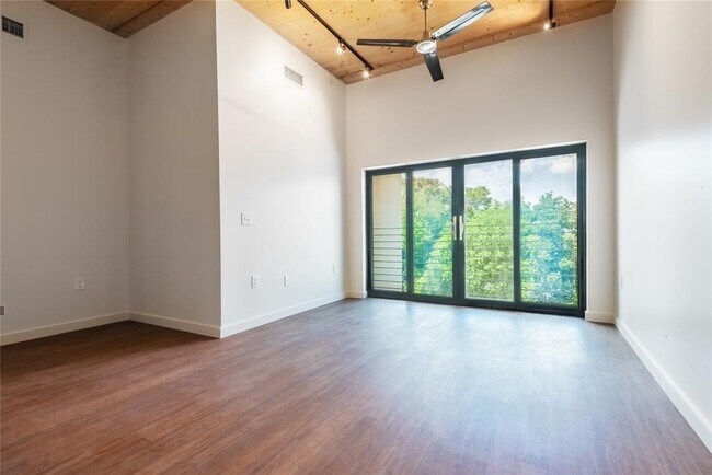 Building Photo - 3515 Webberville Rd