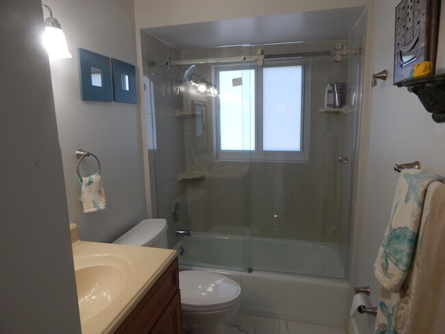 Building Photo - 8301 Wilton Dr