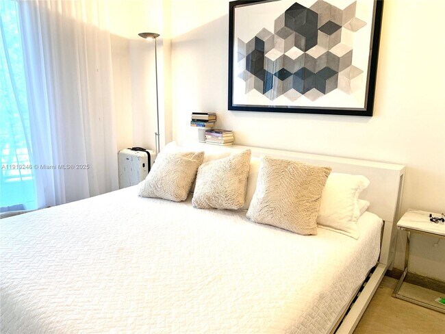 Building Photo - 2001 Meridian Ave