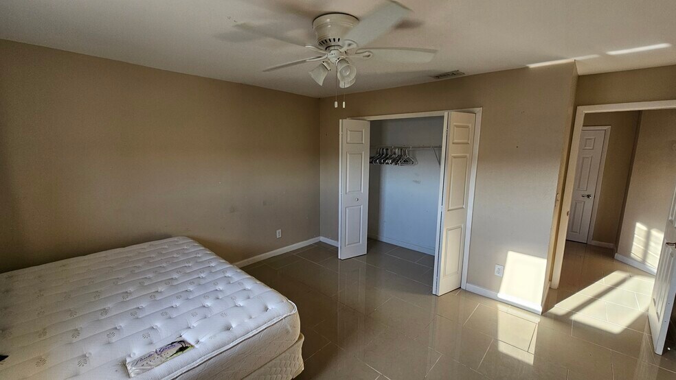 2nd Floor Bedroom - 1124 SE 6th Ave