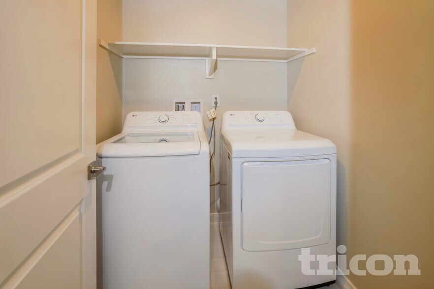 Building Photo - 31536 Hans Dr