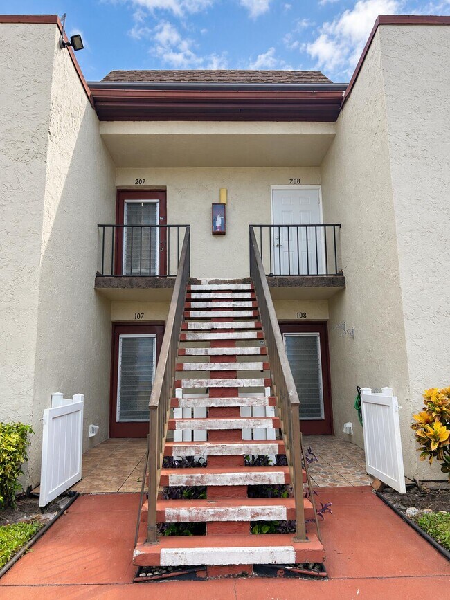Building Photo - 9 Willowbrook Ln