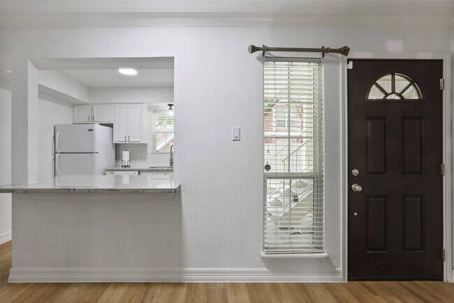 Building Photo - 857 Wax Myrtle Ln