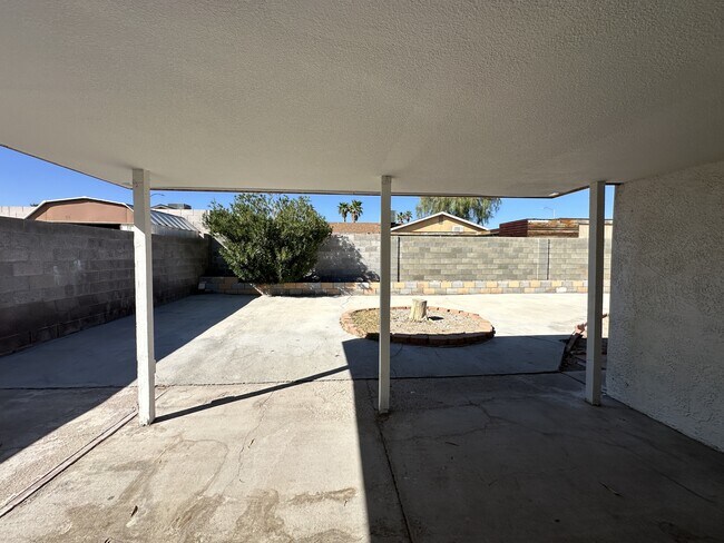 Building Photo - 7026 Westbrook Ave