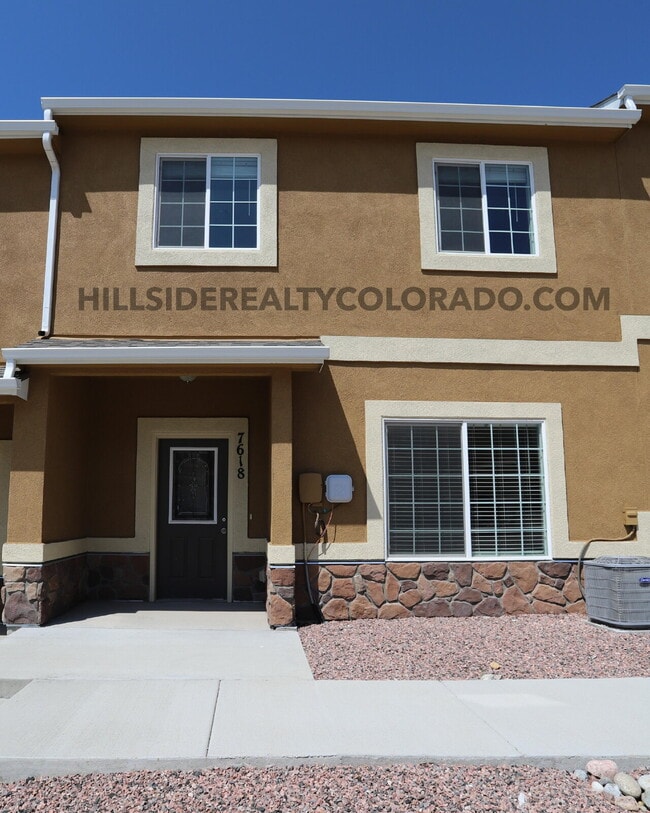Primary Photo - Townhouse Living Redefined — Comfort, Spac...