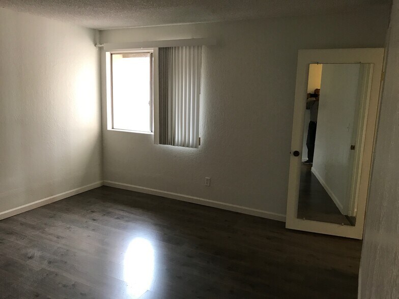 3rd bedroom - 824 S Langley Ave