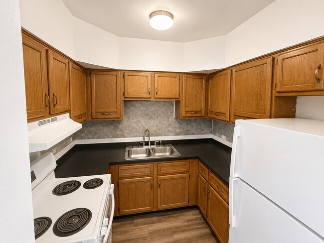 Building Photo - 7017 S Merrill Ave