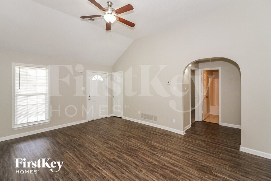 Building Photo - 4596 Fontaine Pl