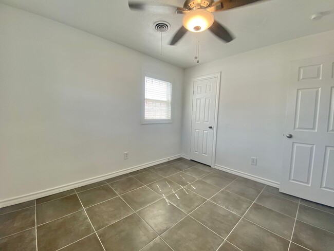 Building Photo - Newly remodeled home now available -