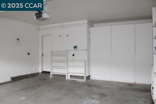 Building Photo - 247 Catalina Dr