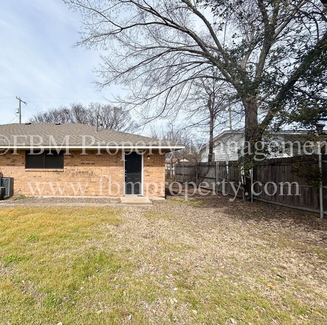 Building Photo - 1211 Old Bardwell Rd