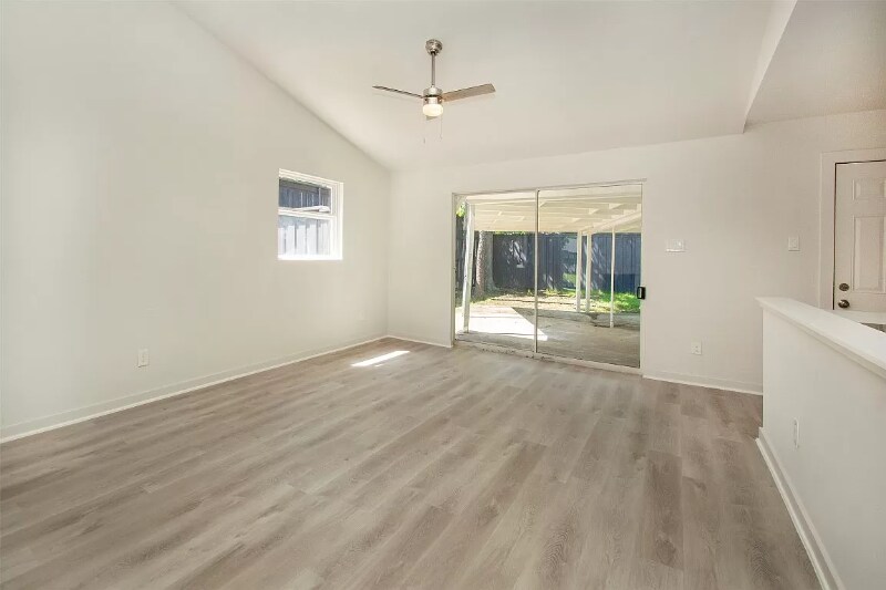 Building Photo - 3057 Dothan Ln