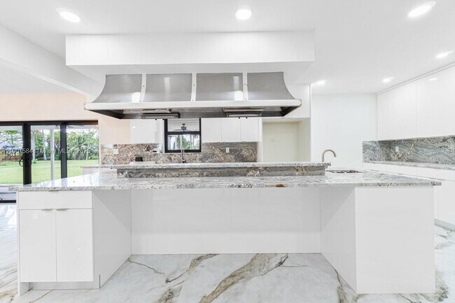 Building Photo - 15420 SW 212th Ave