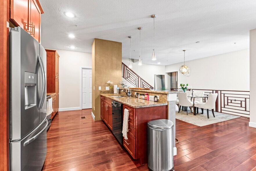 Galley Kitchen - 113 S Newport Ave