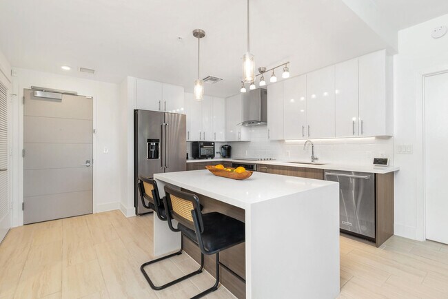 Building Photo - 236 SE 5th Ave