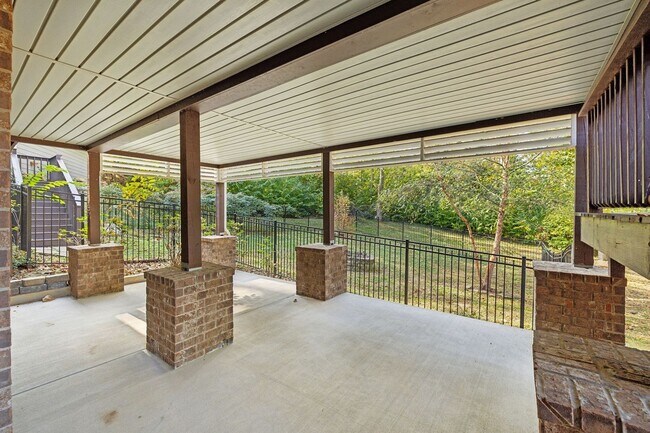 Building Photo - FULLY FURNISHED ISLAND HOME ON OLD HICKORY...