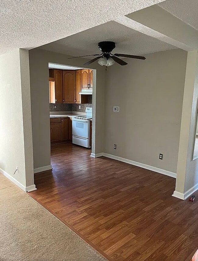 Breakfast nook - 207 Kibler Rd