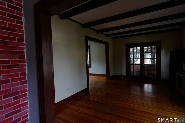 Building Photo - 58 Davis St
