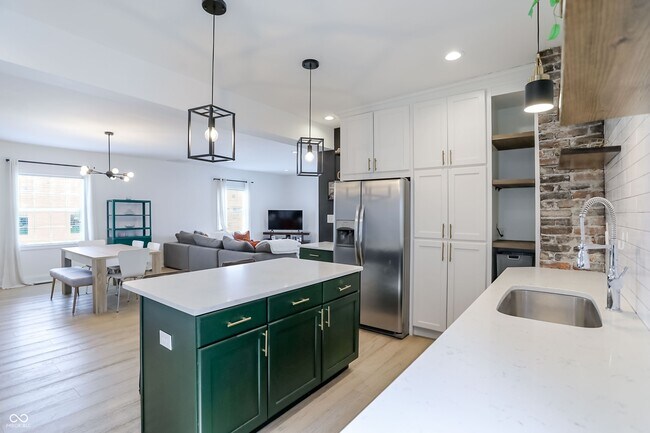 Building Photo - 1306 S East St