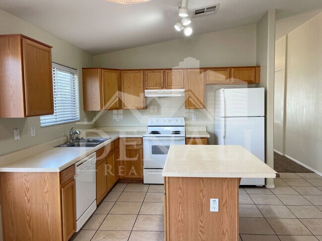 Building Photo - 7220 S 55th Dr