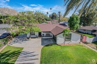 Building Photo - 4 Bedroom 2 Bath House for Rent Within Wal...