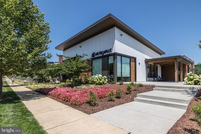Building Photo - 43442 Croson Ln