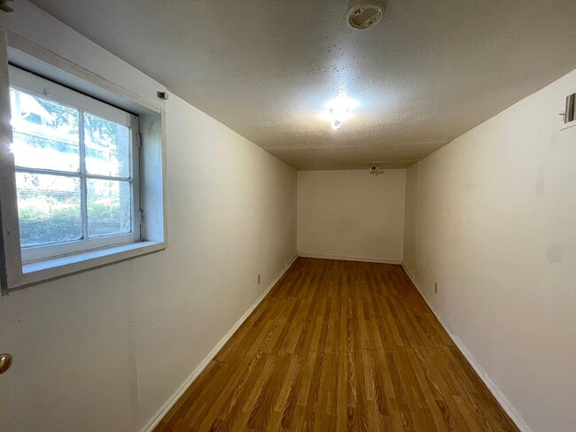Building Photo - Central NE House with Basement, Hardwood F...
