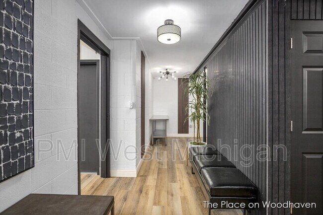 Building Photo - 8428 Woodhaven Dr SW