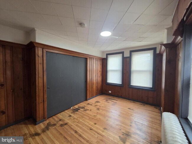 Building Photo - 633 E Allegheny Ave
