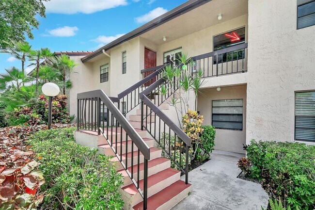 Building Photo - 9278 Vista Del Lago