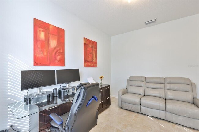 Building Photo - 823 Seminole Sky Dr