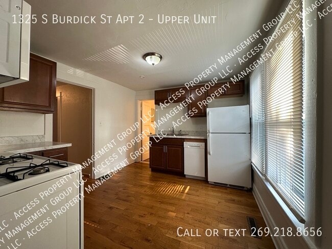 Building Photo - 1325 S Burdick St
