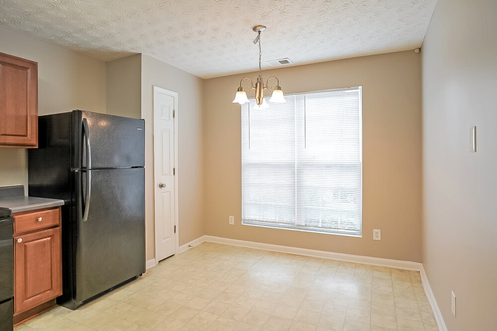 Building Photo - 216 Meadowlark Pl