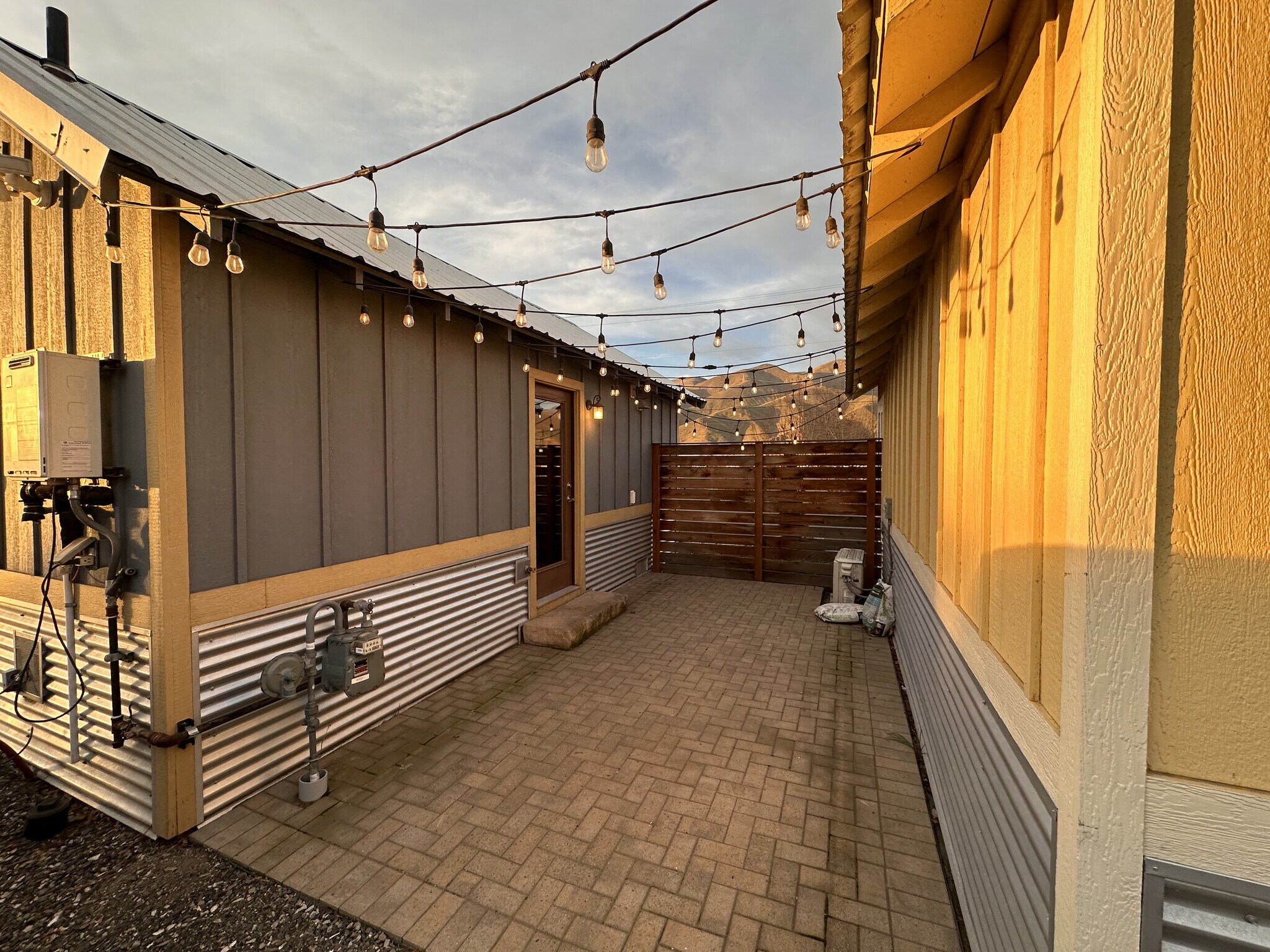 Building Photo - 617 Fair St