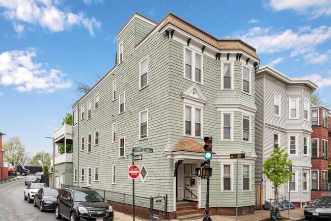 Building Photo - 635 Dorchester Ave